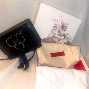 Valentino Garavani VSLING leather pouch